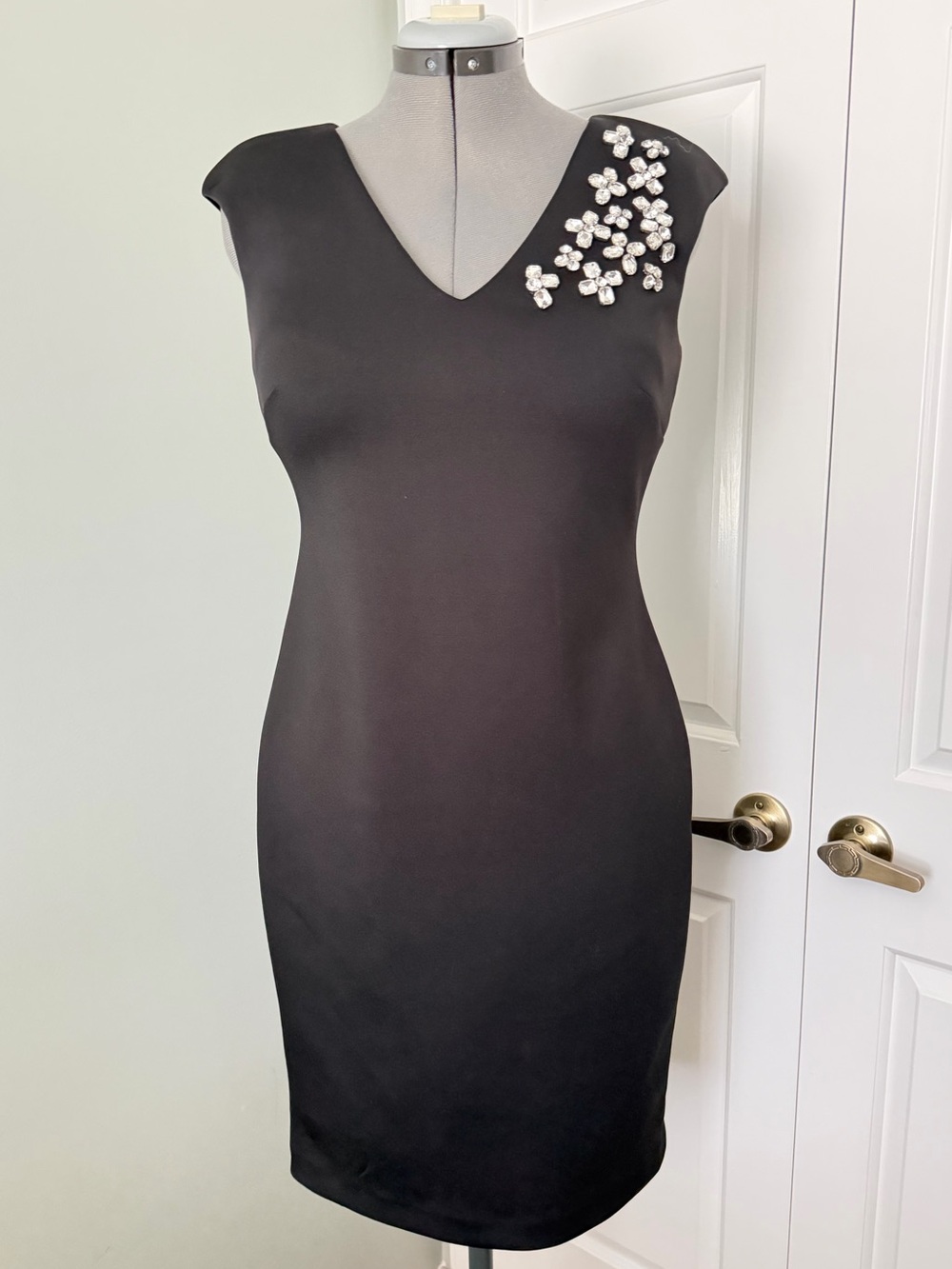 Calvin Klein Black Scuba V-Neck Sheath Dress with Pearl Floral Gemstones 10